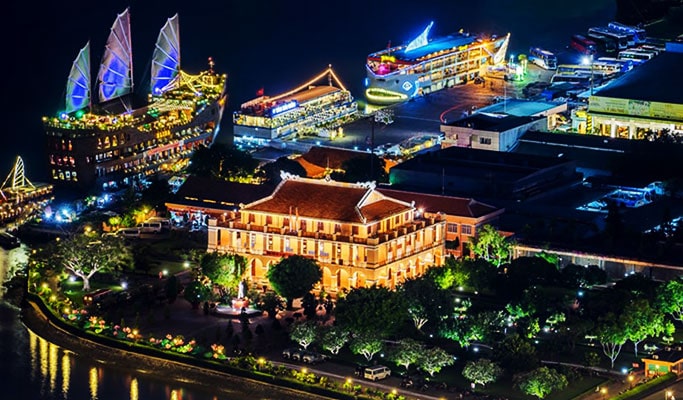 Golden Dragon Water Puppet Show + Cyclo (rickshaw) Ride +  Saigon River Dinner Cruise 1 Day Tour