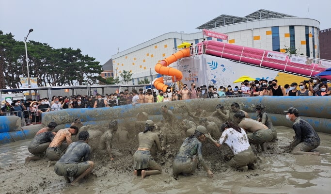 夏季限定：2024 年保寧美容泥漿節和吊橋一日遊 - 首爾出發（7月19日~8月4日）