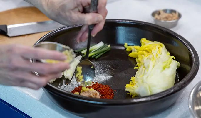 4 Kinds of Kimchi Making Class near Hongdae/Mangwon