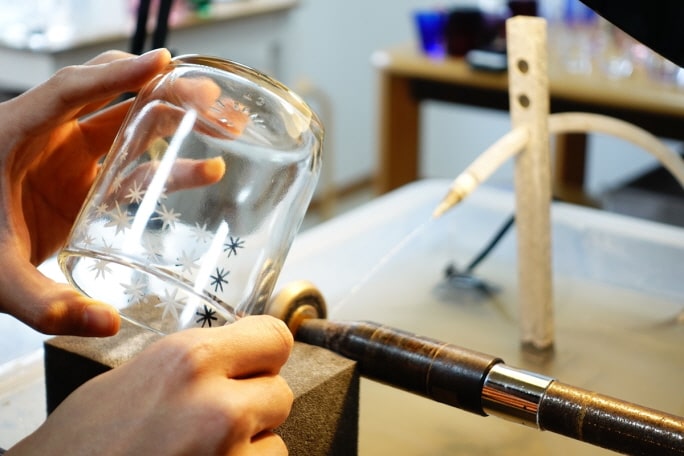 Edo Kiriko - Traditional Glass Carving Experience in Tokyo