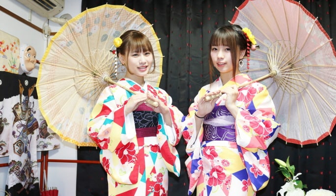 Tokyo Asakusa Hanaka Kimono Rental + Hair Set