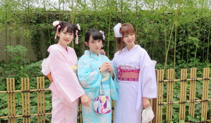 Tokyo Asakusa Hanaka Kimono Rental + Hair Set