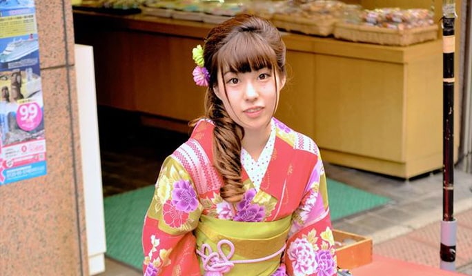 Tokyo Asakusa Hanaka Kimono Rental + Hair Set