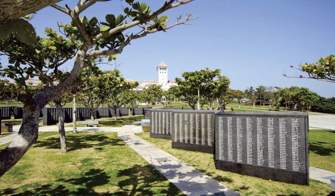 Okinawa Regular Sightseeing Bus: Shuri Castle & Okinawa World Course