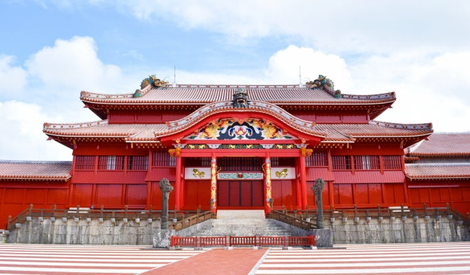 Okinawa Regular Sightseeing Bus: Shuri Castle & Okinawa World Course