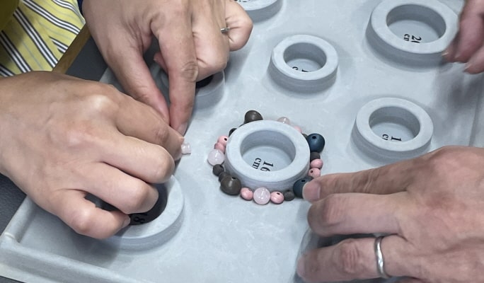 Prayer Beads Bracelet Making Experience in Kyoto