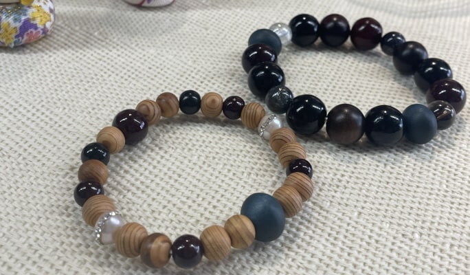 Prayer Beads Bracelet Making Experience in Kyoto
