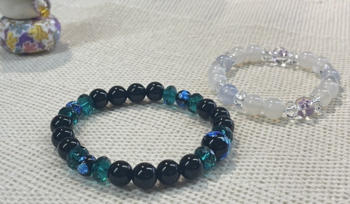 Prayer Beads Bracelet Making Experience in Kyoto