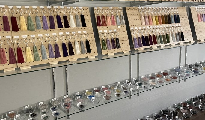 Prayer Beads Bracelet Making Experience in Kyoto