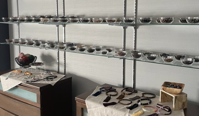 Prayer Beads Bracelet Making Experience in Kyoto