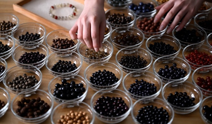 Prayer Beads Bracelet Making Experience in Kyoto