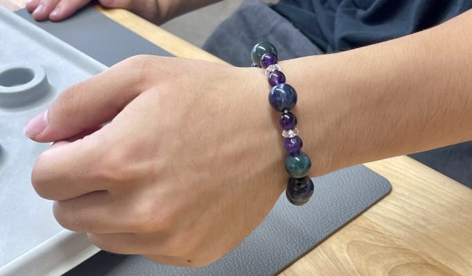 Prayer Beads Bracelet Making Experience in Kyoto