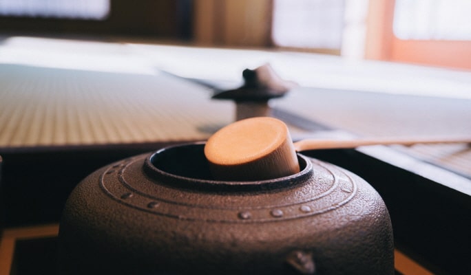 Kimono Try-on, Tea Ceremony, Calligraphy and Gold Leaf Experience in Kyoto