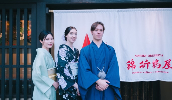 Kimono Try-on, Tea Ceremony, Calligraphy and Gold Leaf Experience in Kyoto