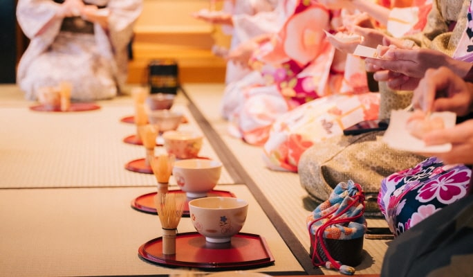 Kimono Try-on, Tea Ceremony, Calligraphy and Gold Leaf Experience in Kyoto