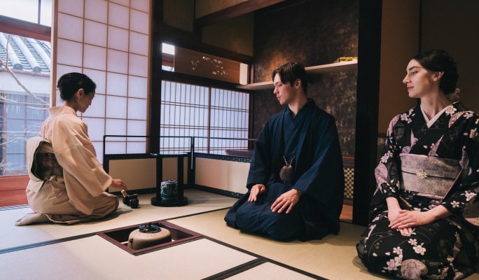 Kimono Try-on, Tea Ceremony, Calligraphy and Gold Leaf Experience in Kyoto