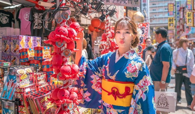 Osaka Kimono Rental (90-Minute / 6-Hour / 1-Day)
