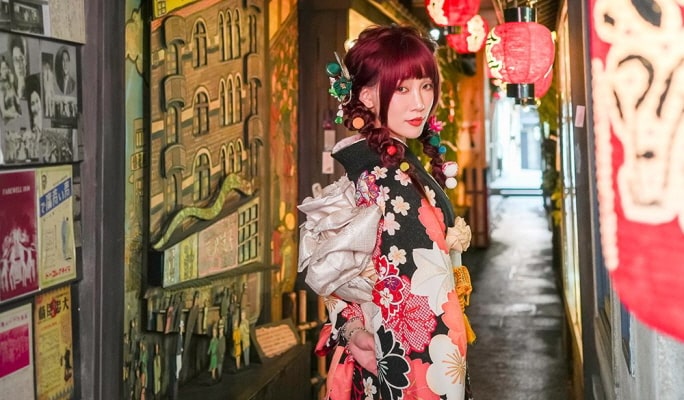 Osaka Kimono Rental (90-Minute / 6-Hour / 1-Day)