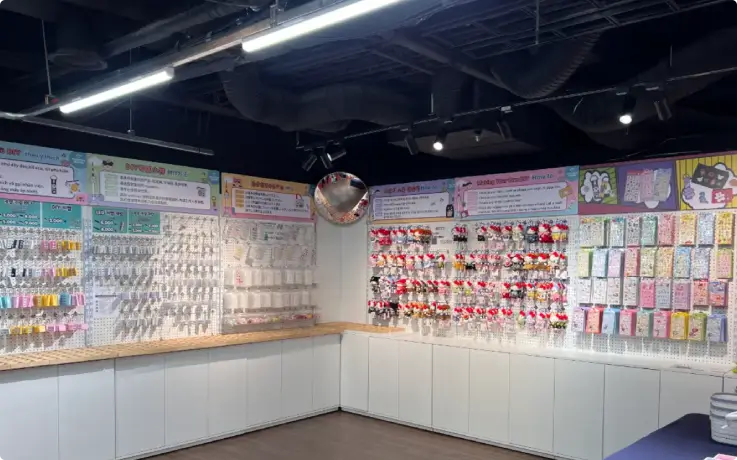 K-Culture VR Tower merchandise shop