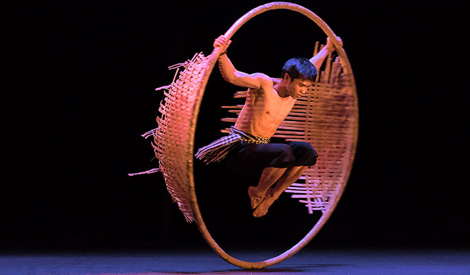 ホーチミンのサイゴン・オペラハウスでの「AOショー」チケット