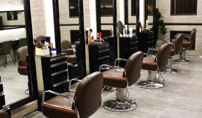 Aaron's Roll n Comb Hair Salon in Gangnam: Head Spa/ Organic Color/ Custom Hair & Makeup