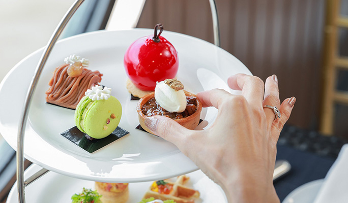 Luxurious Afternoon Tea Set on Shangri La Horizon Cruise in Bangkok