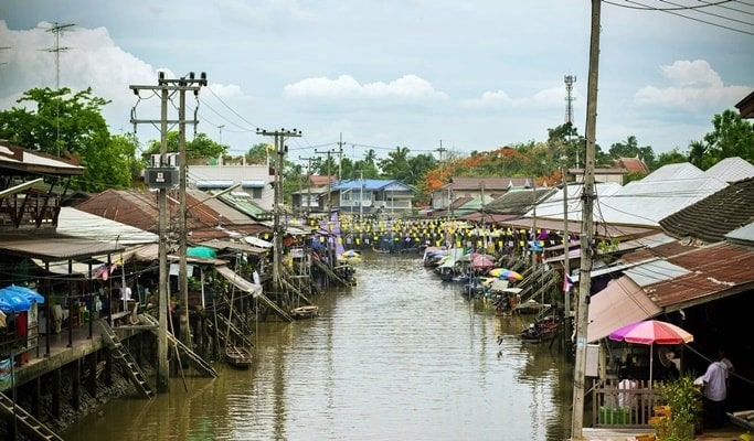 Amphawa Floating Market Tour (1 Day / Private) from Hua Hin - Trazy ...