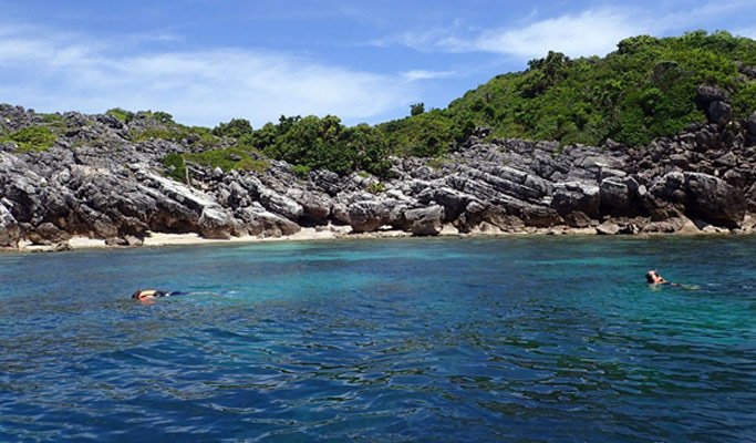 Ang Thong National Marine Park Semi-Private Yacht Tour (+Snorkeling/ Kayaking) - from Koh Samui (+ Hotel Transfer)