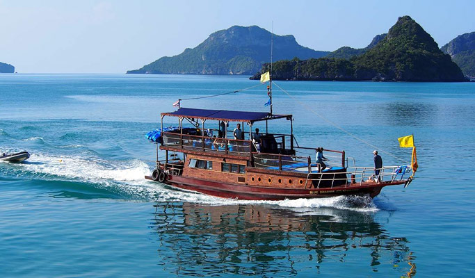 Ang Thong National Marine Park Semi-Private Yacht Tour (+Snorkeling/ Kayaking) - from Koh Samui (+ Hotel Transfer)