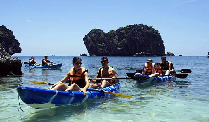 Ang Thong National Marine Park Semi-Private Yacht Tour (+Snorkeling/ Kayaking) - from Koh Samui (+ Hotel Transfer)