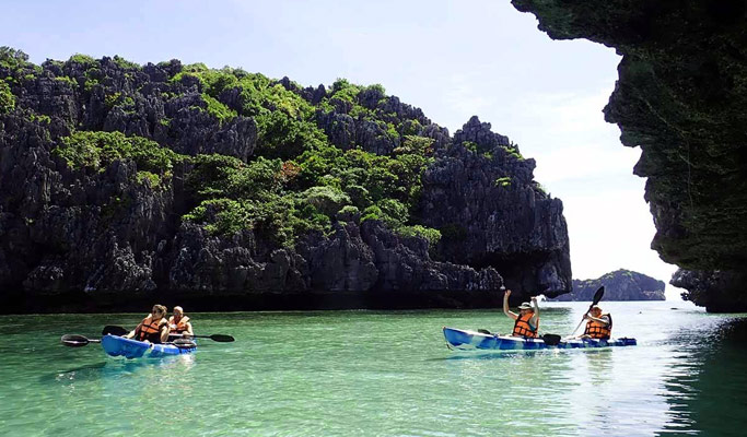 Ang Thong National Marine Park Semi-Private Yacht Tour (+Snorkeling/ Kayaking) - from Koh Samui (+ Hotel Transfer)