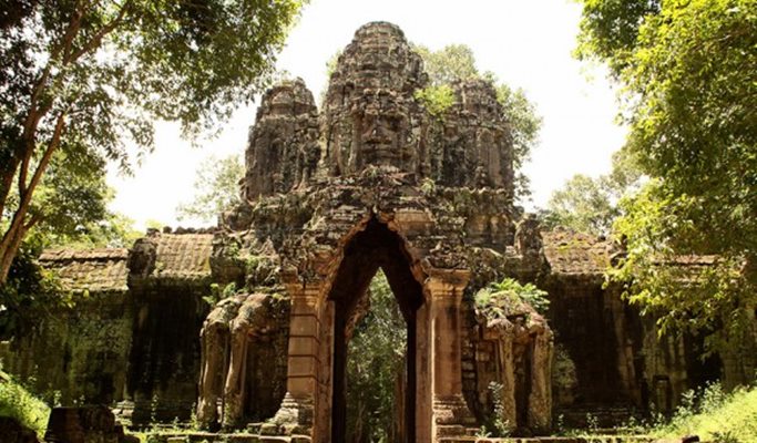 Angkor 3 Temples + Baksei Chamkrong + Srah Srang Pond 1 Day Tour by Vespa Scooter with Driver (Join-in/Private)