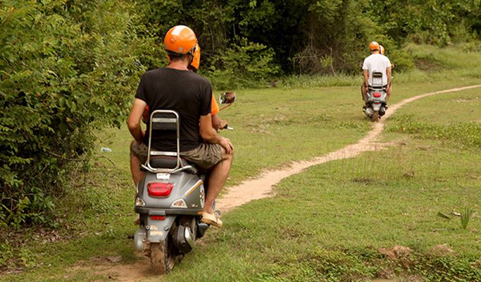 Angkor 3 Temples Sunrise Tour by Vespa Scooter with Driver (Half Day) (Join-in/Private)
