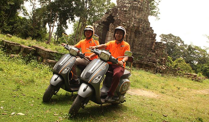 Angkor 3 Temples Sunrise Tour by Vespa Scooter with Driver (Half Day) (Join-in/Private)