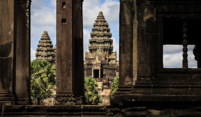 Angkor 3 Temples + Phnom Bakheng Temple 1 Day Tour