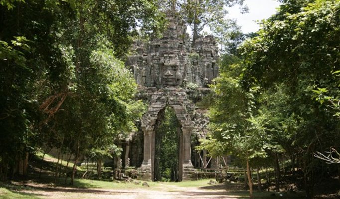 Angkor 3 Temples Sunrise Tour by Vespa Scooter with Driver (Half Day) (Join-in/Private)