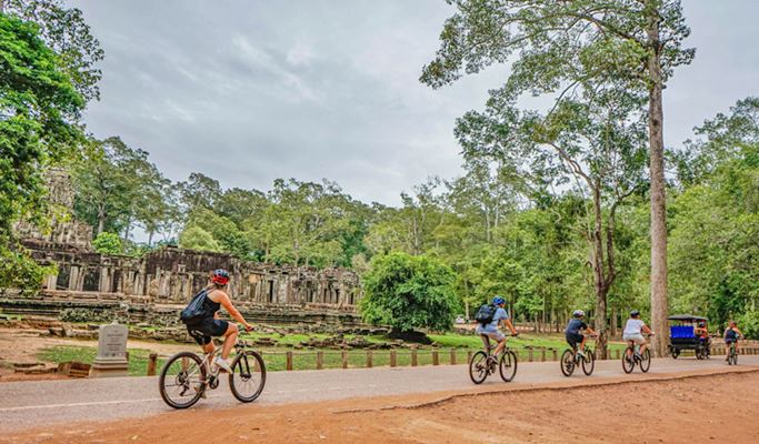 Angkor 3 Temples + Preah Khan Sunrise & Bike Tour (Half Day)