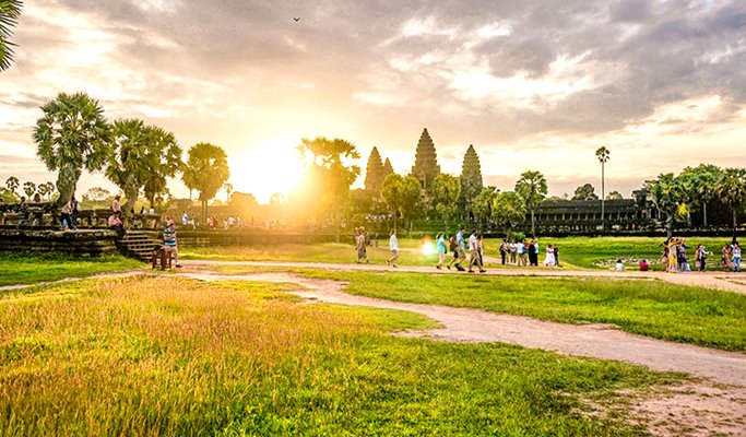 Angkor 3 Temples + Preah Khan Sunrise & Bike Tour (Half Day)