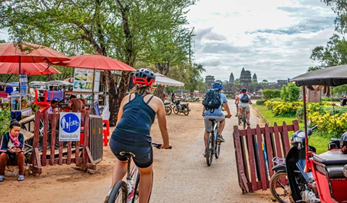 Angkor 3 Temples + Preah Khan Sunrise & Bike Tour (Half Day)