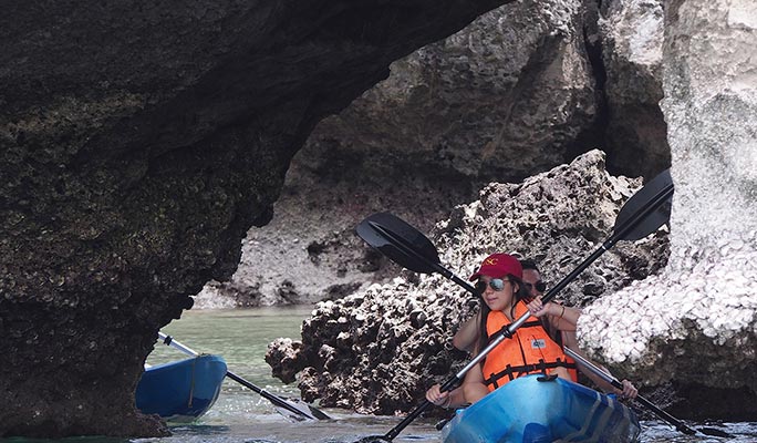 Ang Thong National Marine Park Semi-Private Yacht Tour (+Snorkeling/ Kayaking) - from Koh Samui (+ Hotel Transfer)