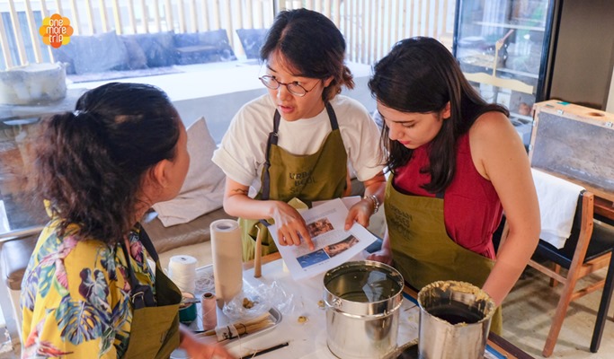 Beeswax Candle Making Experience with Urban Beekeepers in Seoul