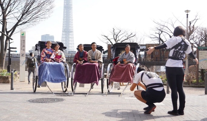 Tokyo Asakusa Sightseeing Rickshaw Tour