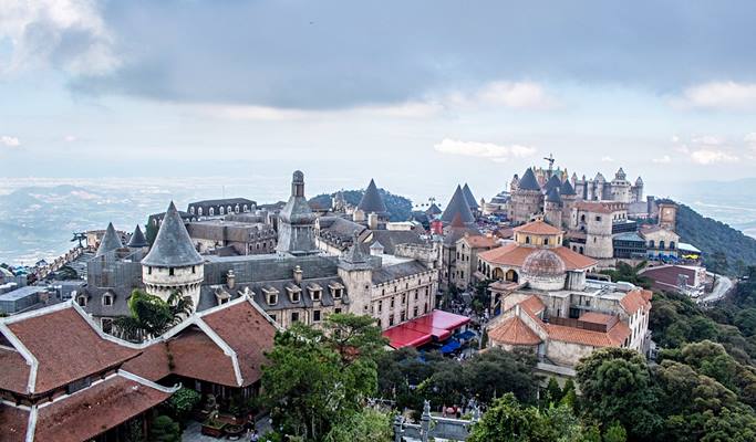 Da Nang International Airport / Da Nang City Center ↔ Ba Na Hills Cable Car Station Transfer - Private Taxi (24/7)