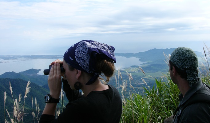 Bach Ma National Park: Hai Vong Dai & Do Quyen Waterfall 1 Day Trekking Tour - from Hue City