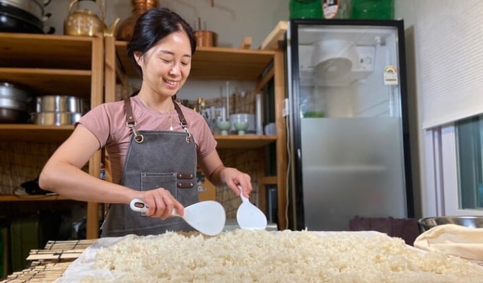Make Your Own Traditional Fruit Makgeolli in Seoul
