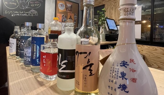 Traditional Soju Class and Makgeolli Tasting in Seoul
