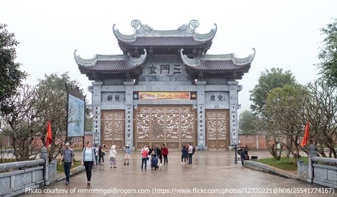 Bai Dinh Pagoda + Trang An Caves 1 Day Tour (+ Transfer/Lunch/Sampan Boat Ride) - from Hanoi