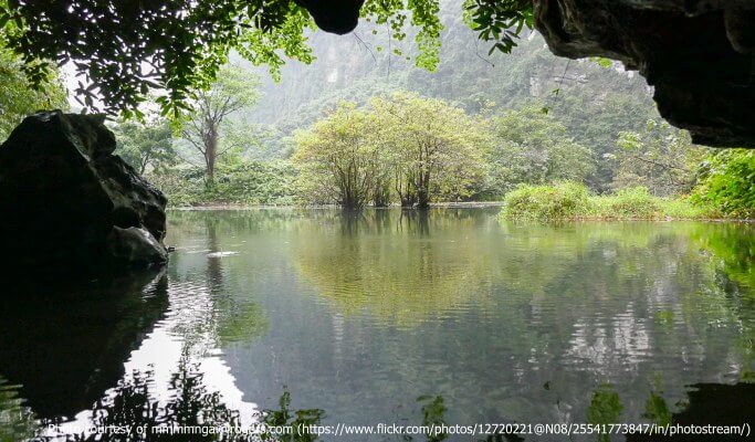 Bai Dinh Pagoda + Trang An Caves 1 Day Tour (+ Transfer/Lunch/Sampan Boat Ride) - from Hanoi