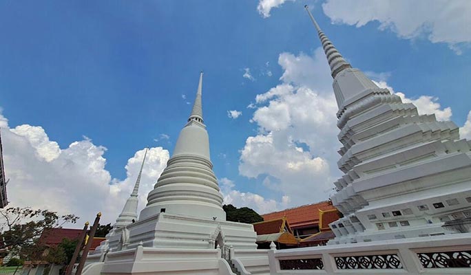 Bangkok 3 Local Temples & Food Half Day Walking Tour (+ Tuk Tuk Ride) (Morning/Afternoon)