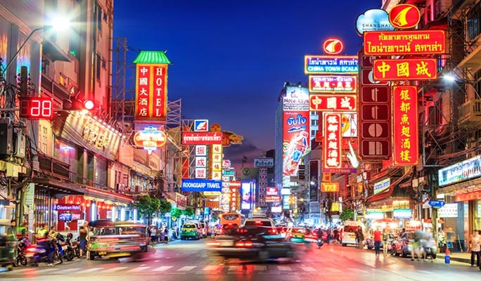 Bangkok Night Tour: Wat Arun + Wat Saket + Chinatown + Street Food